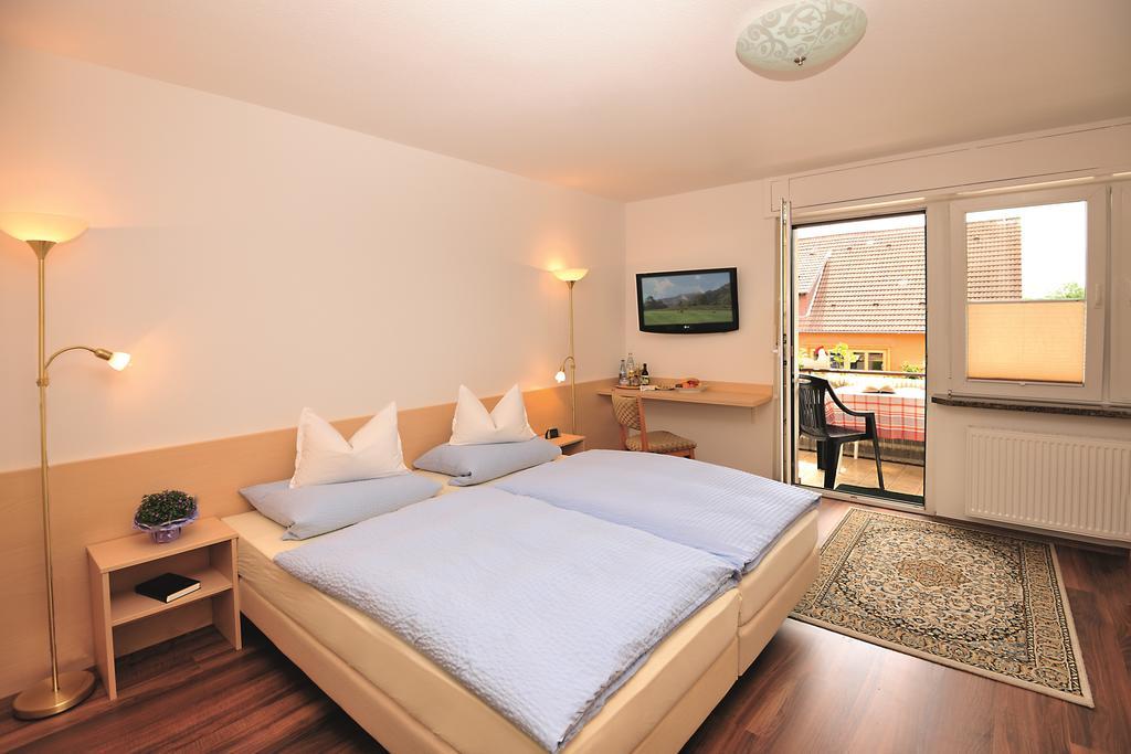 דובל Hotel Pension Heidi מראה חיצוני תמונה